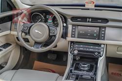 جاكوار XF
